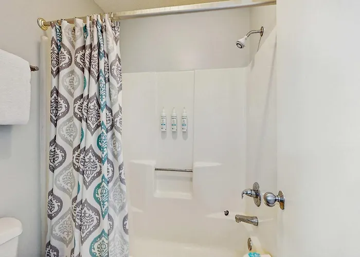 Snowbird-friendly 1 Bedroom Gulf Side With 4 Outdoor Pools Holiday home Gulf Shores