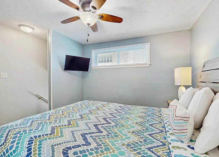 Holiday home Snowbird-friendly 1 Bedroom Gulf Side With 4 Outdoor Pools